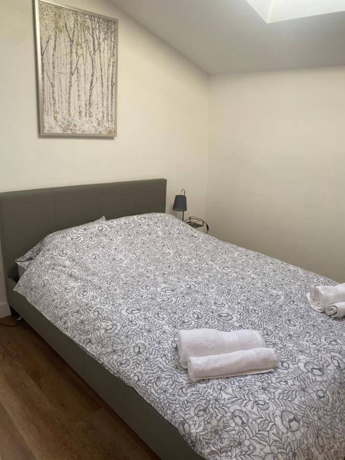 2 Bedroom Central Apartment Лик Экстерьер фото
